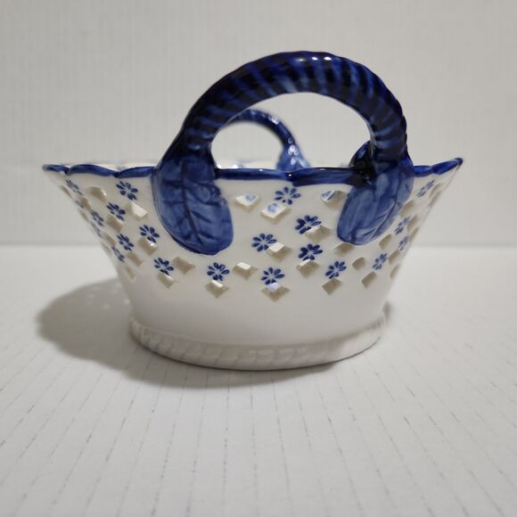 Blue White Pottery Reticulated Handpainted Candy Dish Windmill Delft Style China - Picture 6 of 8